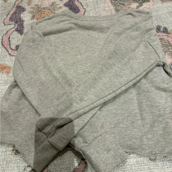 Sweatshirt - Picture 2 of 4